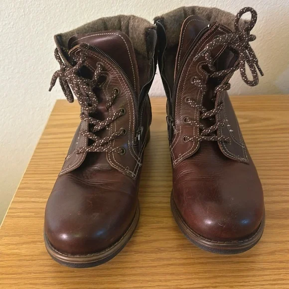 Taos Footwear Dark Brown Lace-Up Boots - Picture 9 of 9